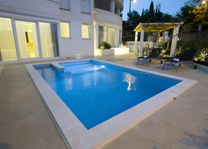 Luxury شقة